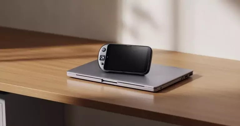 Handheld Gaming PC vs Gaming Laptop: Which Should You Buy in 2026?