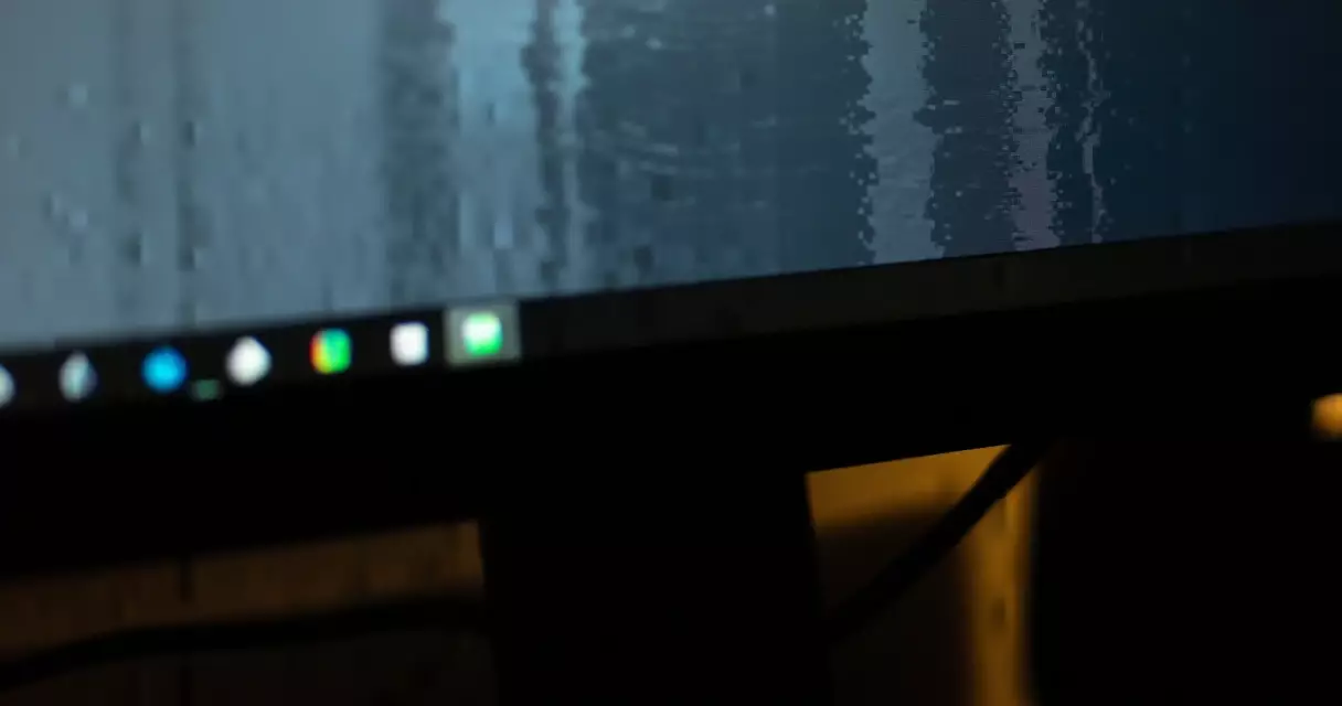 Gaming Monitor Troubleshooting: Flicker, Black Screens & More