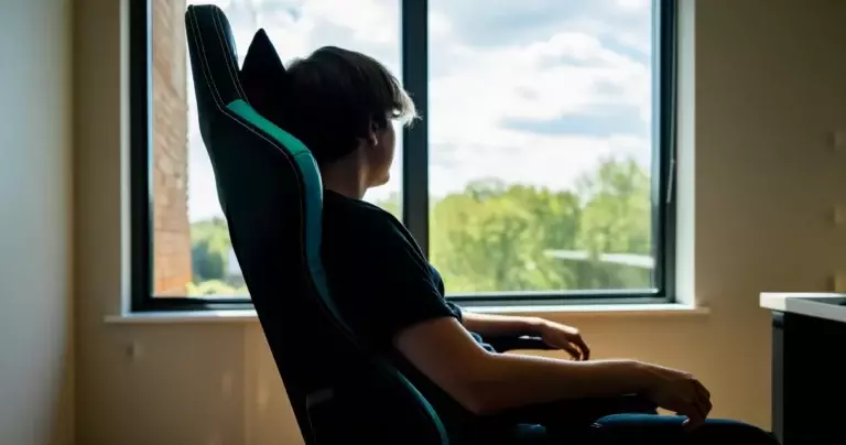 What Is the 20-20-20 Rule for Gaming? Eye Strain Explained