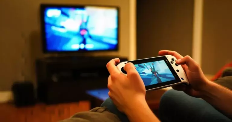 Cross-Play Saves Explained: How Xbox Play Anywhere and Steam Cloud Sync Came to Be