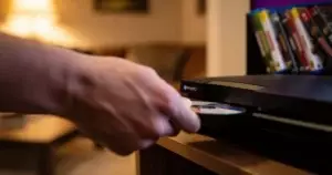 Xbox Disc-to-Digital Feature Launches for Testers on August 31, Converts Physical Games to Permanent Digital Licenses