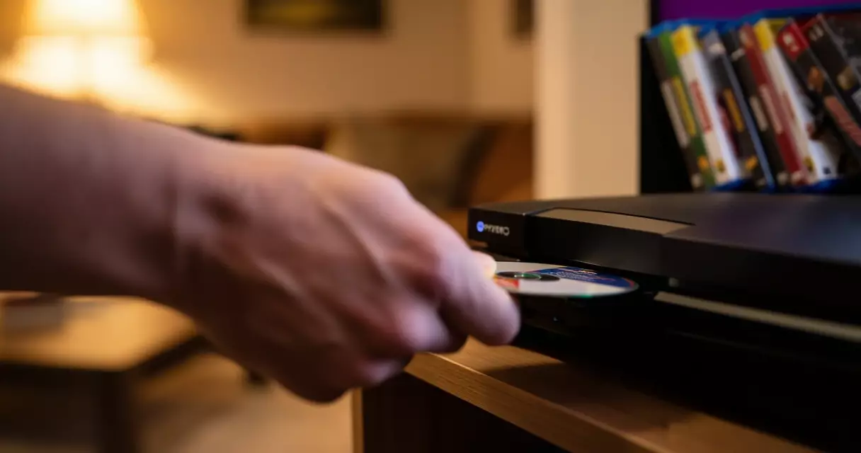 Xbox Disc-to-Digital Feature Launches for Testers on August 31, Converts Physical Games to Permanent Digital Licenses